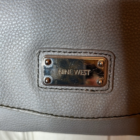 Nine West pocket book. Blue. 8” long. 5” width. Partial Silver chain for strap. - Picture 3 of 10